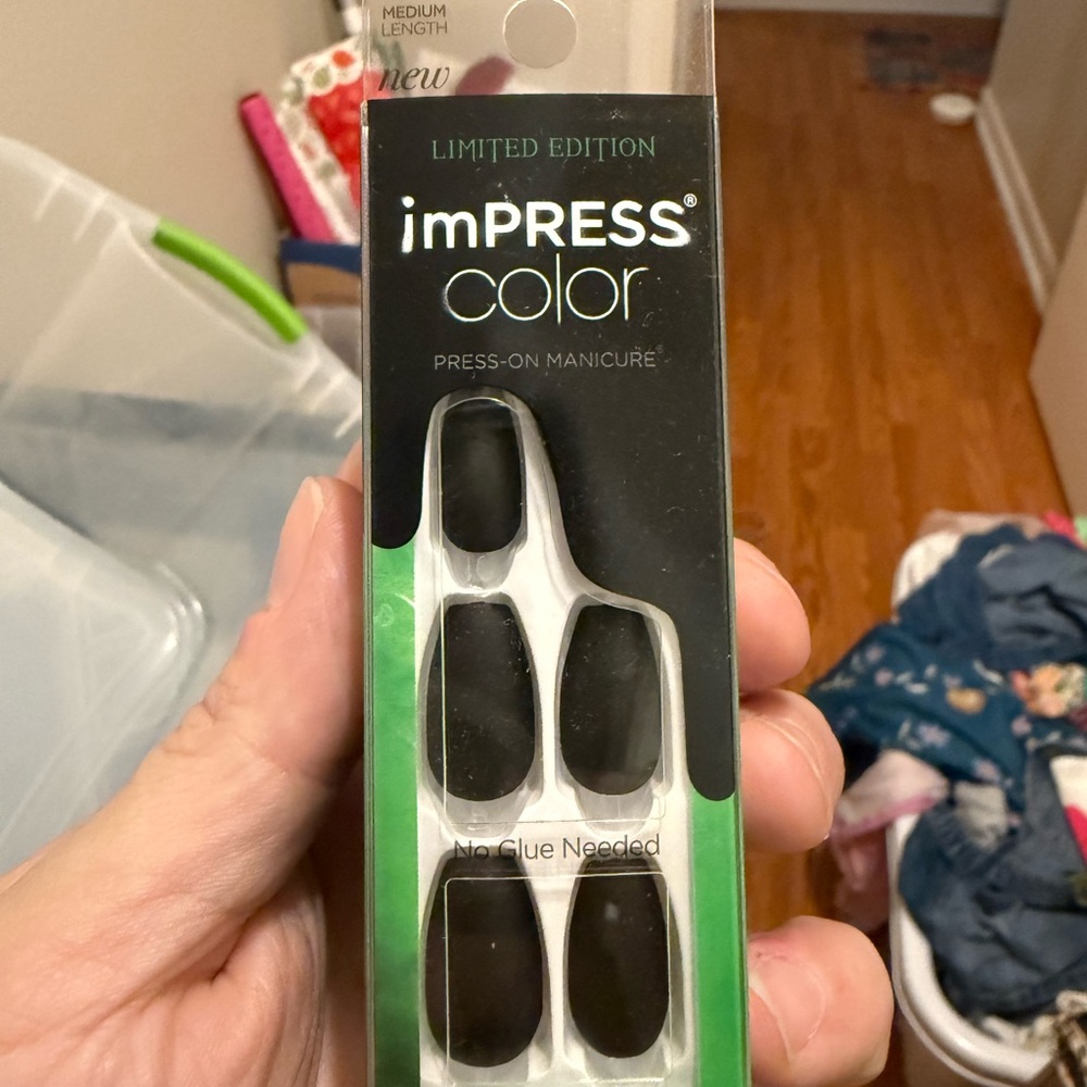 imPRESS Limited Edition Black Press-On Manicure
